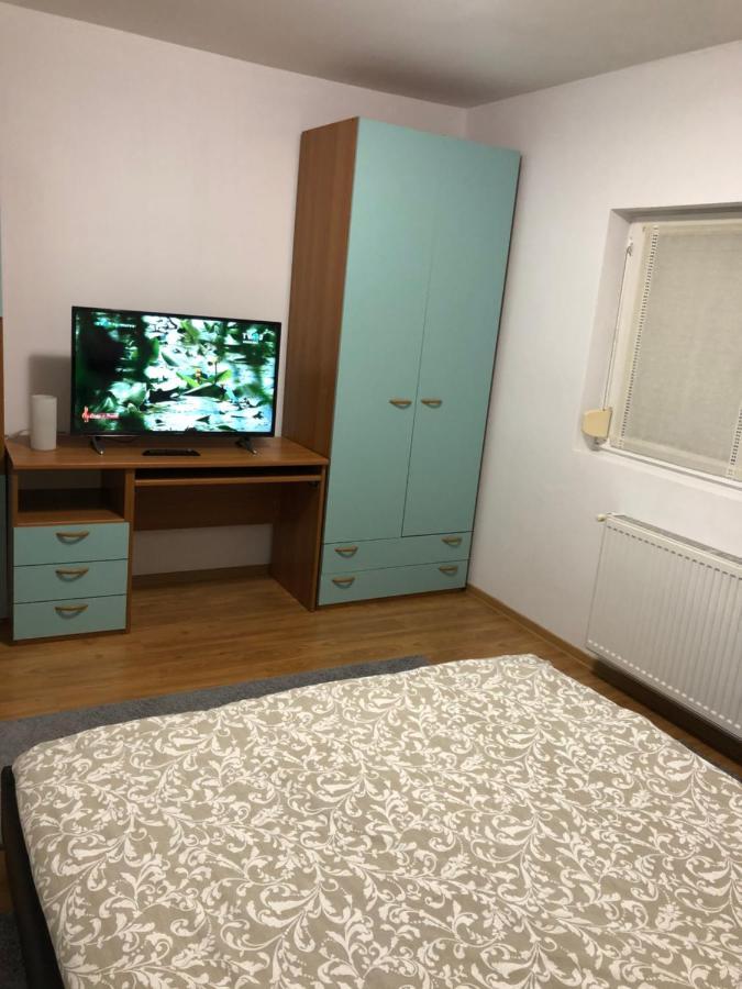 דירות Rîşnov Apartament Antoaneta מראה חיצוני תמונה