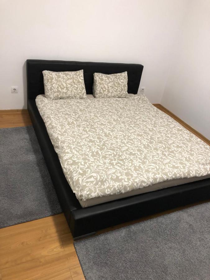 דירות Rîşnov Apartament Antoaneta מראה חיצוני תמונה